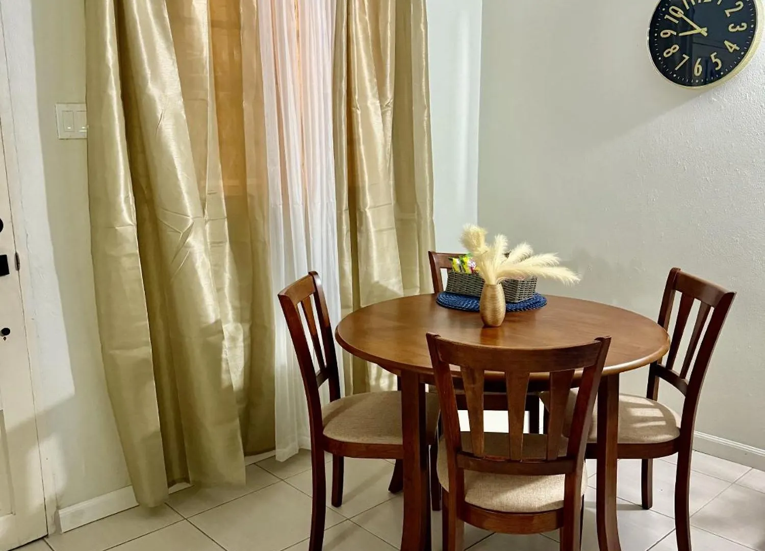 Blue Laventura Condo Near Hwt Kingston Appartement